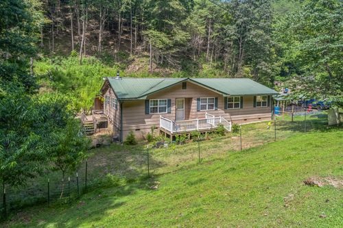 205 Little Leatherwood Rd, Lost Creek, KY, 41348-9027 | Card Image