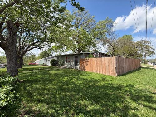 11120 E 36th St S, Independence, MO, 64052-2318 | Card Image
