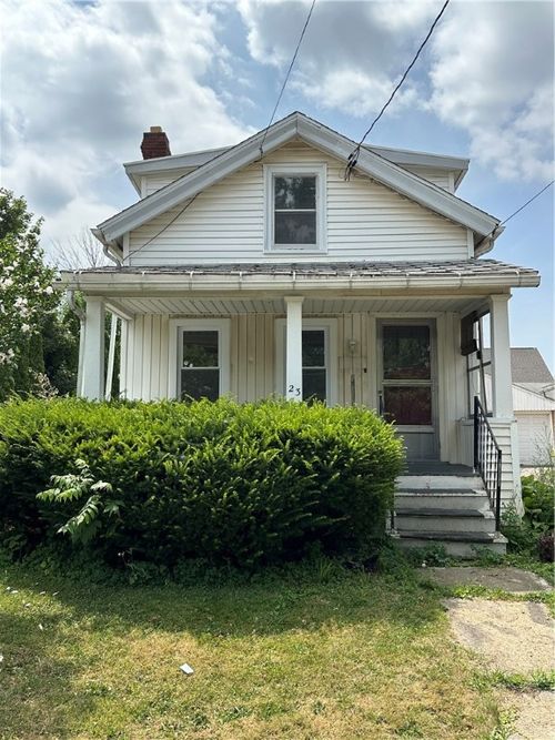 23 W High St, Lockport, NY, 14094-4324 | Card Image