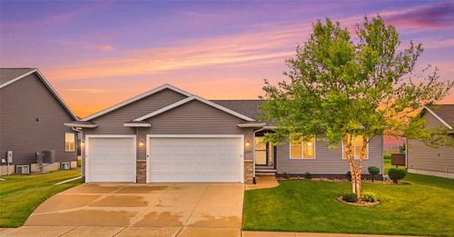 2249 Bluegrass St, Marion, IA, 52302-6003 | Card Image