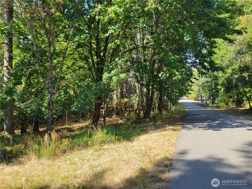 900 E Wilson Way, Grapeview, WA, 98546-9694 | Card Image