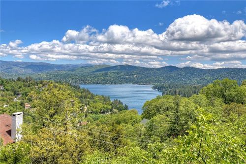 1096 Nadelhorn Dr, Lake Arrowhead, CA, 92352 | Card Image