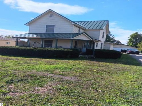 208 E Main St, Hale, MI, 48739-9558 | Card Image