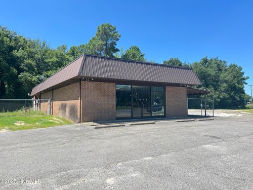 30 Nc Highway 53 E, Elizabethtown, NC, 28337-6192 | Card Image