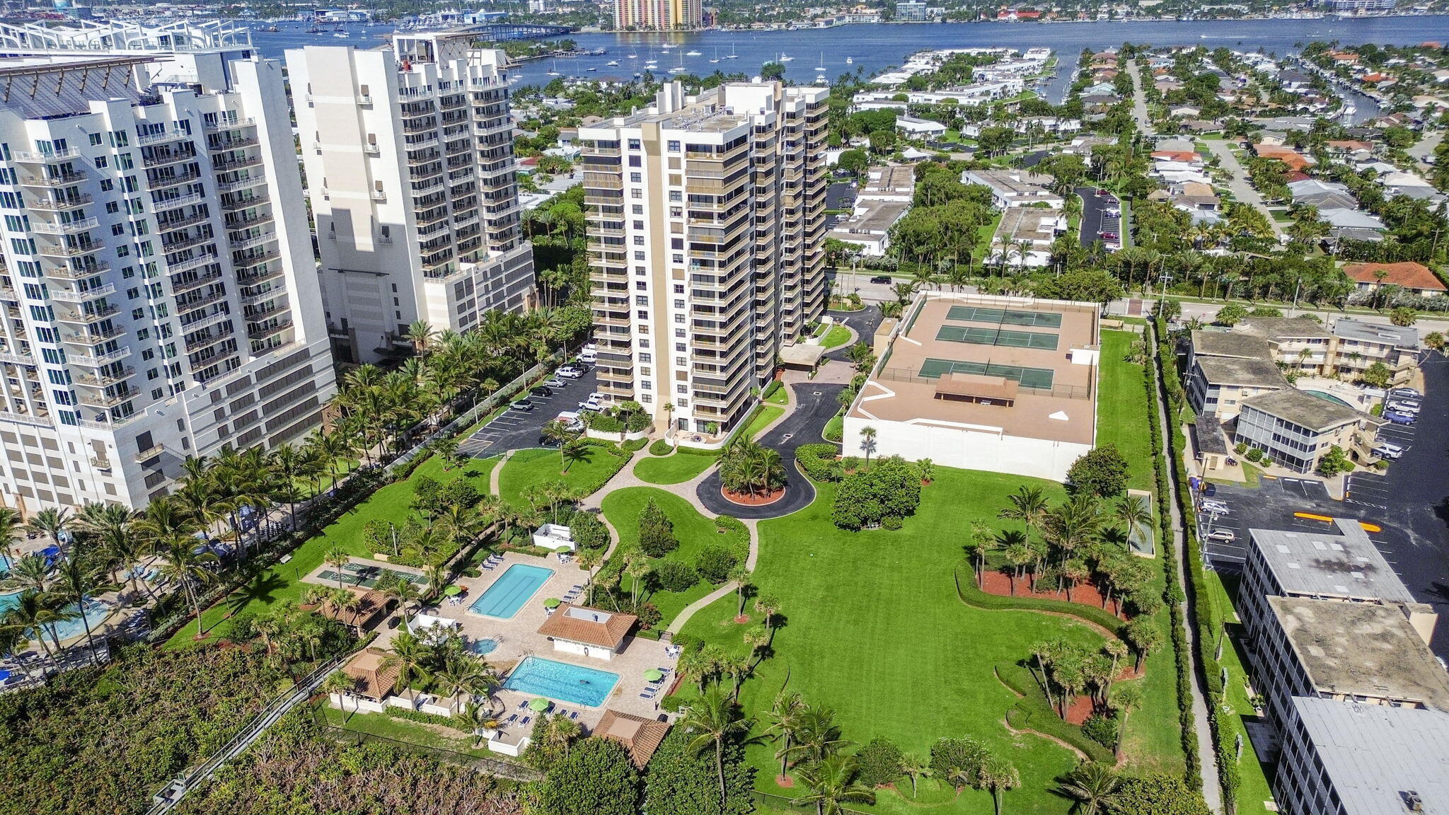 Residential Lease in Singer Island 3