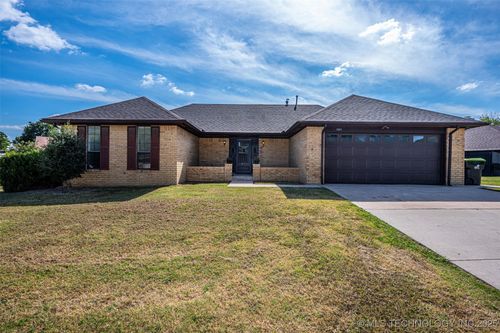 1311 Whispering Hills St, Ada, OK, 74820-8506 | Card Image