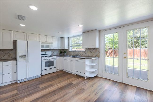 Open Kitchen. | Image 9