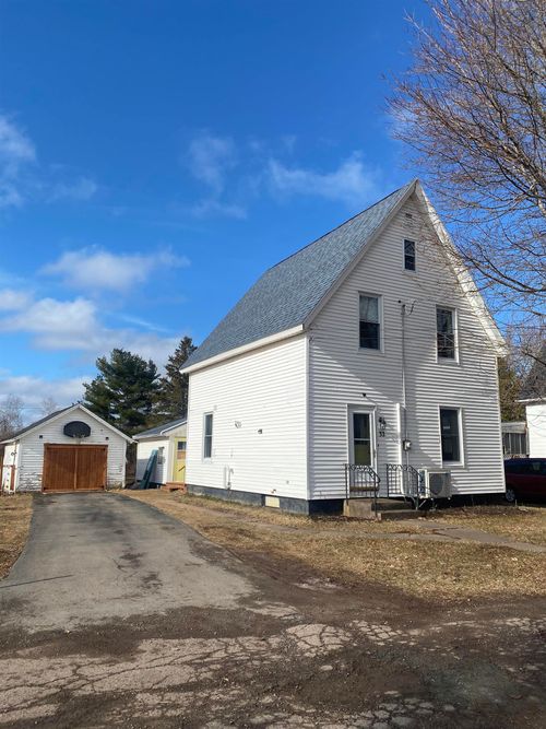 32 River Ave, Oxford, NS, B0M1P0 | Card Image