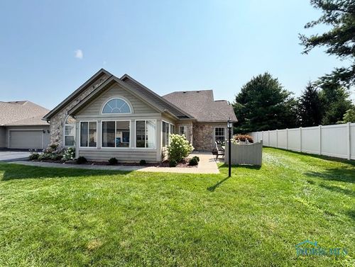 9867 Connor Lake Cir, Perrysburg, OH, 43551-3006 | Card Image