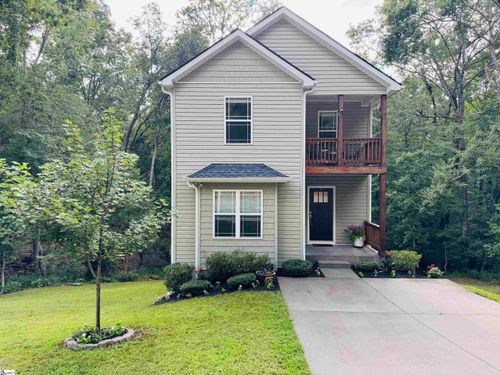214 Country Gln, Pelzer, SC, 29669-1007 | Card Image