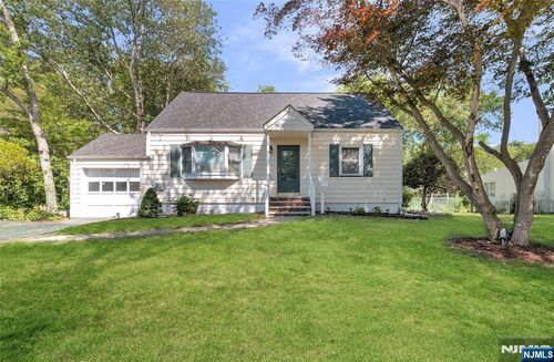 9 Park Dr, Livingston, NJ, 07039-3806 | Card Image