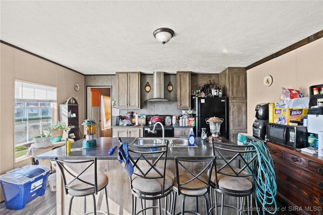 9409 S Horners Chapel Rd, Home with 3 bedrooms, 2 bathrooms and null parking in Pekin IN | Image 5