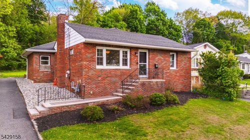 18 Cross St, Netcong, NJ, 07857-1420 | Card Image