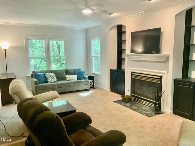 Family Room | Image 18