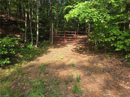 xx 31.85 +-ac Hampton Rd, Germanton, NC, 27019 | Card Image