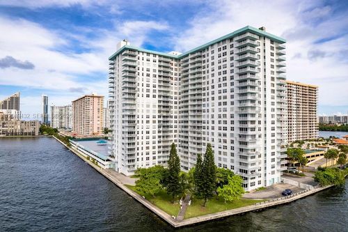l05-301 174th St, Sunny Isles Beach, FL, 33160-3228 | Card Image