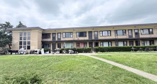 12-44 King Arthur Ct, Northlake, IL, 60164-1372 | Card Image
