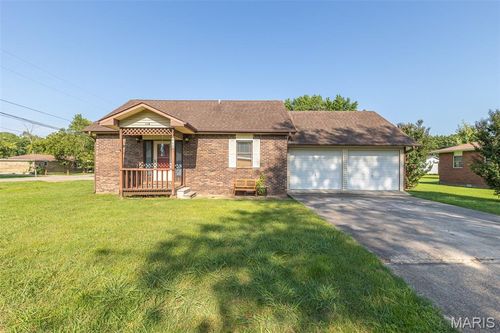 110 Hampton Ct, Poplar Bluff, MO, 63901-6708 | Card Image