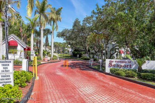t186-552 Seaport Blvd, Cape Canaveral, FL, 32920-5094 | Card Image