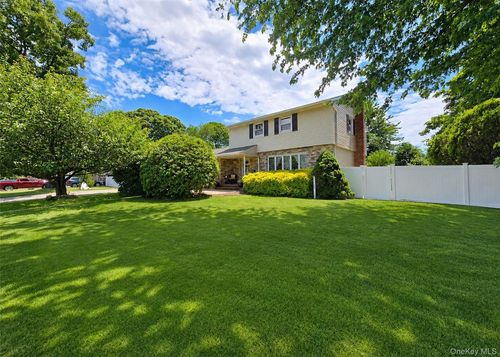 185 Tree Road, Brookhaven, NY, 11720 | Card Image