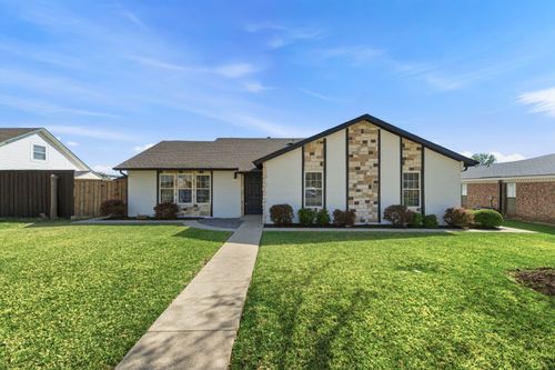 746 Red Wing Dr, Lewisville, TX, 75067-5866 | Card Image