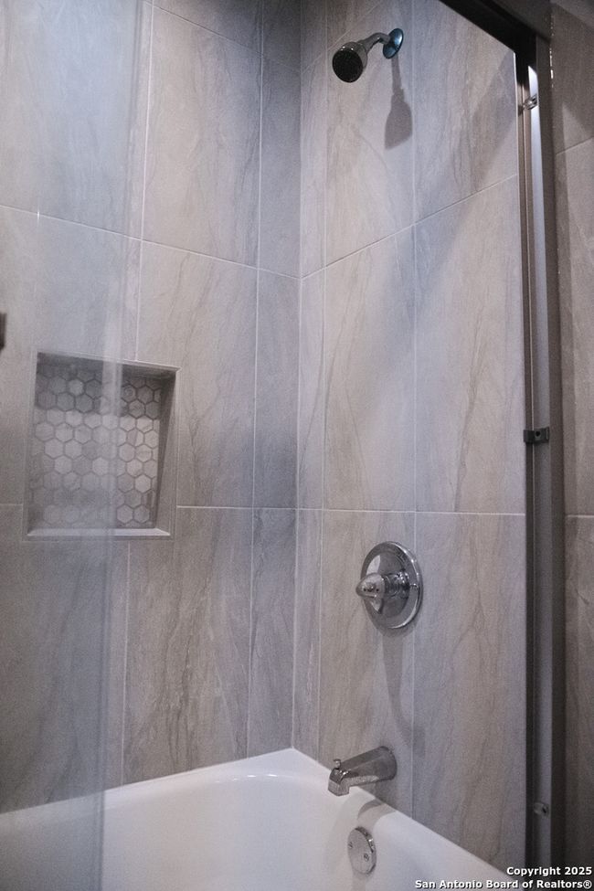 Remodeled Tub/Shower | Image 18