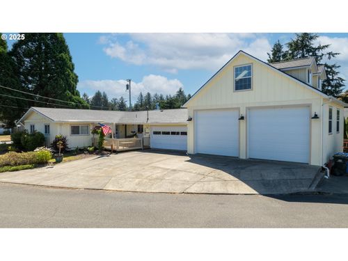 2950 Greenbriar St, Reedsport, OR, 97467-1879 | Card Image
