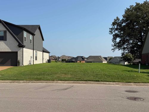 205 Saint Andrews Dr, Oakland, TN, 38060-5362 | Card Image