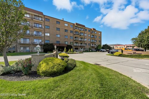 310-3030 Breckenridge Ln, Louisville, KY, 40220-2181 | Card Image