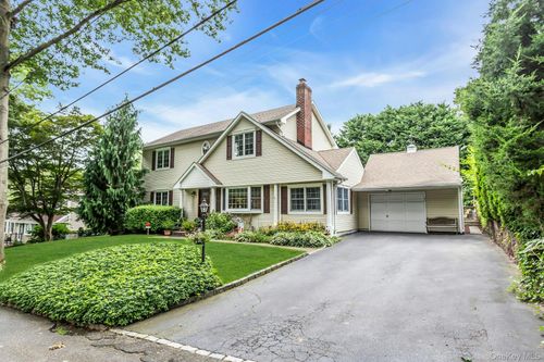 7 Sun Valley Ct, Northport, NY, 11768-2137 | Card Image