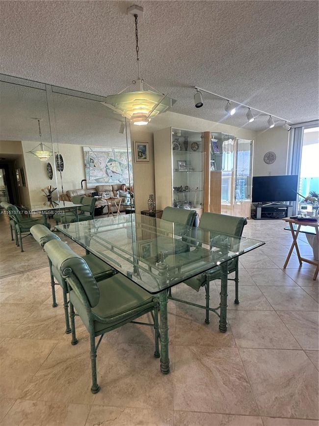 1718 - 3800 S Ocean Dr, Condo with 2 bedrooms, 2 bathrooms and null parking in Hollywood FL | Image 21