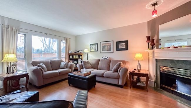 107 - 15550 26 Av Avenue, Townhouse with 3 bedrooms, 2 bathrooms and 2 parking in White Rock BC | Image 3