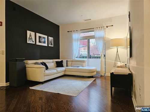 1121 Riverview Ave, Englewood, NJ, 07631-8718 | Card Image