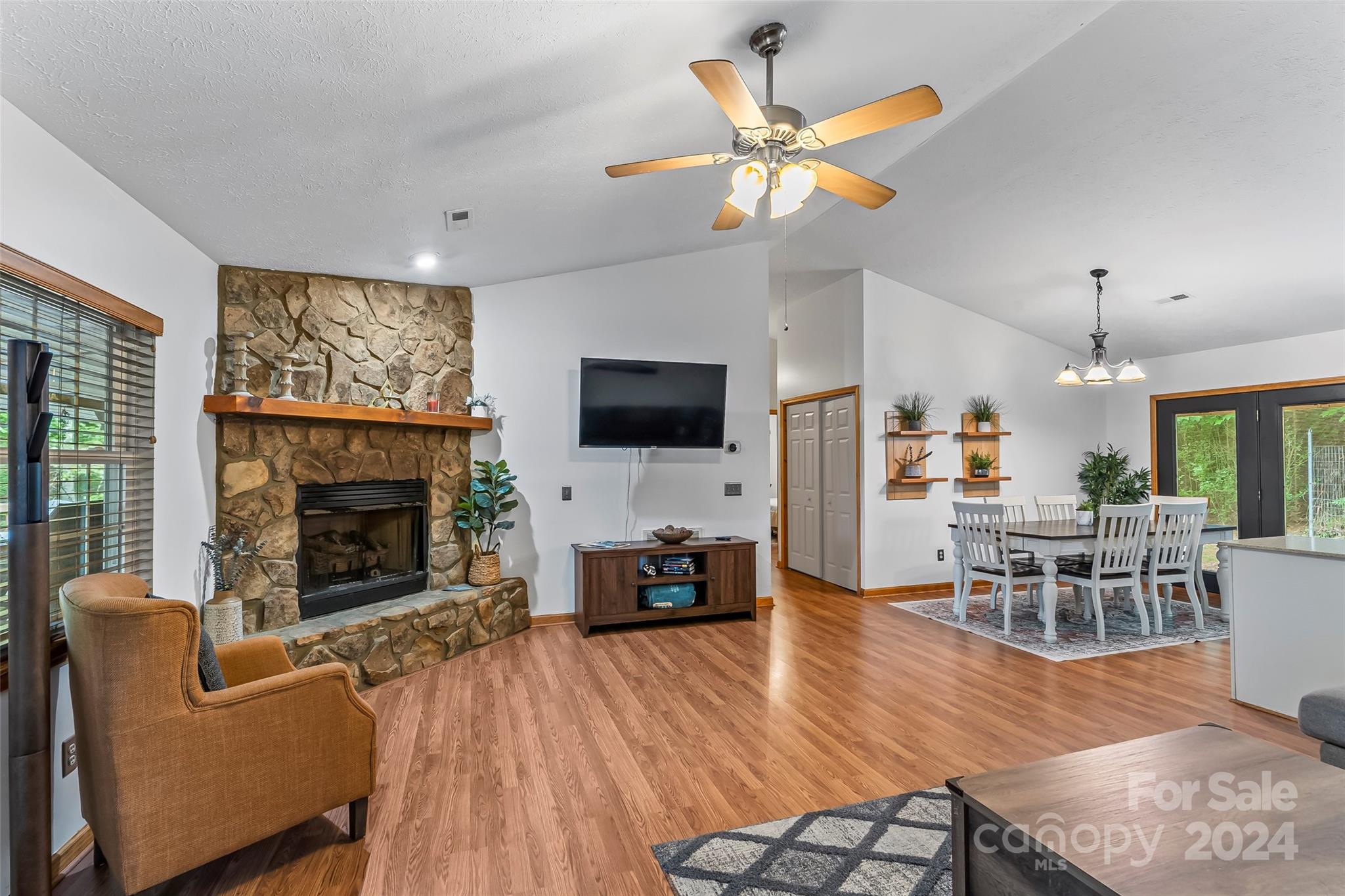 Pony Dr, Waynesville, NC 28785