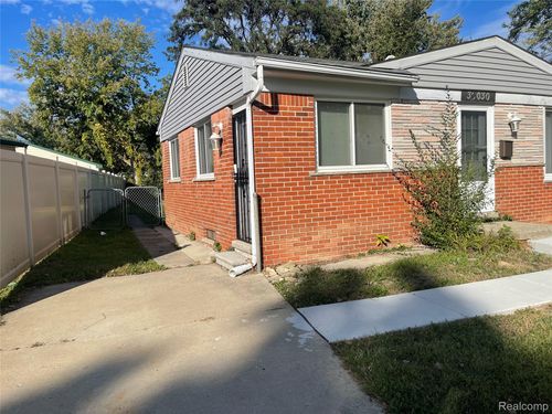 35030 Michelle Dr, Romulus, MI, 48174-3425 | Card Image