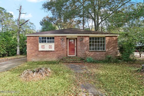 612 W New York Ave, McComb, MS, 39648-3202 | Card Image