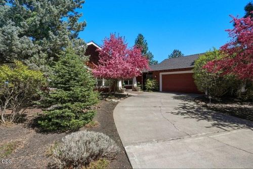 2964 Nw Fairway Heights Dr, Bend, OR, 97703-8334 | Card Image