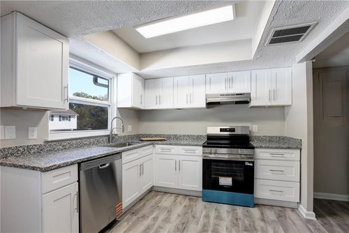 7325 Cardigan Cir, Atlanta, GA, 30328-1951 | Card Image