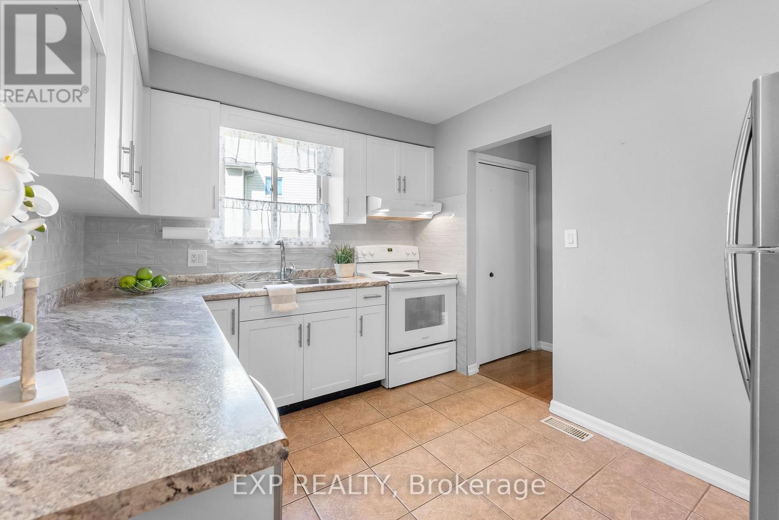 Residential in St. Catharines (Ridley) 4