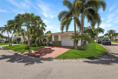 6890 Nw 17th Ct, House other with 2 bedrooms, 2 bathrooms and null parking in Margate FL | Image 1