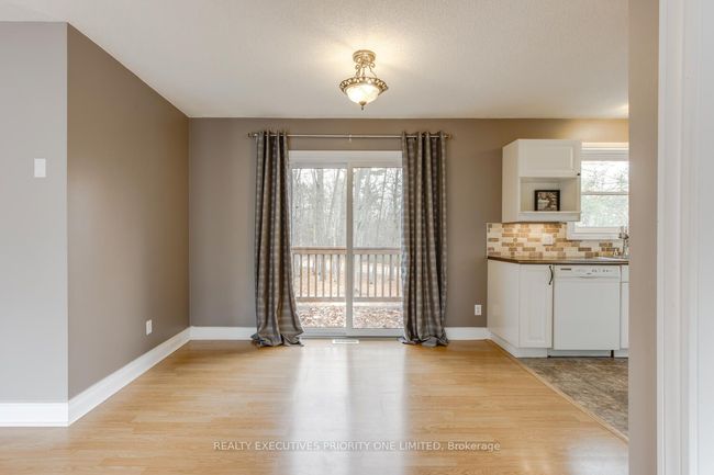 8 Musquake Crt, House other with 3 bedrooms, 1 bathrooms and 4 parking in Tiny ON | Image 7