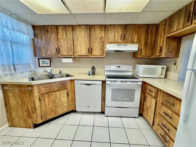 APT-304 - 190 Pebble Beach Blvd, Condo with 2 bedrooms, 2 bathrooms and null parking in NAPLES FL | Image 9