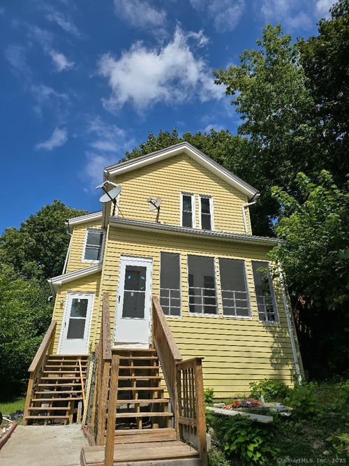 7 Ash St, Waterbury, CT, 06704-4124 | Card Image