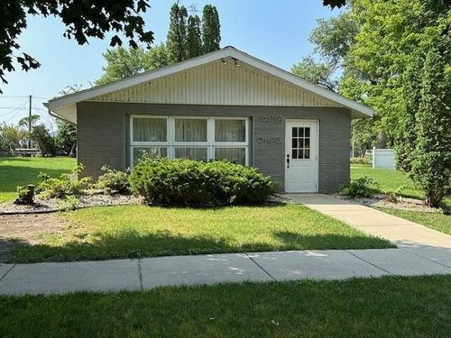 417 Wall St E, Jasper, MN, 56144-1123 | Card Image