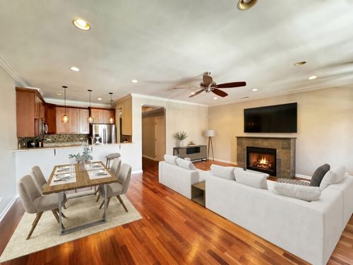 2-1419 W Chicago Ave, Chicago, IL, 60642-8261 | Card Image