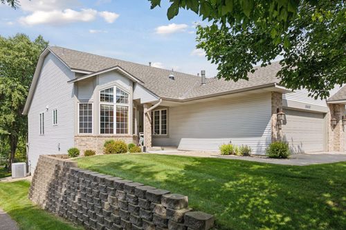 16450 41st Ave N, Plymouth, MN, 55446-2692 | Card Image