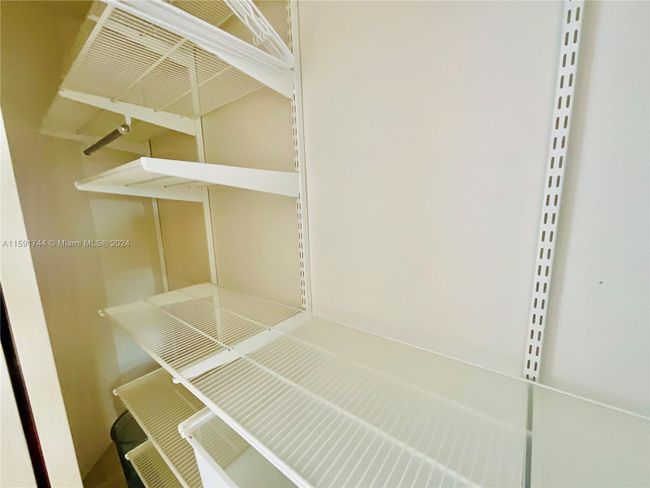 APT-11B - 881 Ocean Dr, Condo with 2 bedrooms, 2 bathrooms and null parking in Key Biscayne FL | Image 55
