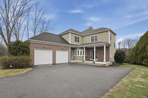 531 Salisbury St, Worcester, MA, 01609-1307 | Card Image