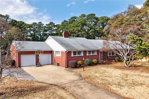 2912 Replica Ln, Portsmouth, VA, 23703-5219 | Card Image