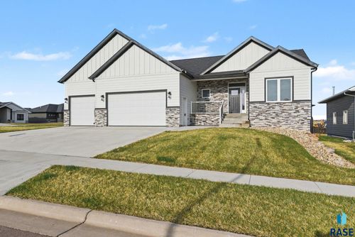 501 N Corsair Cir Circle, Sioux Falls, SD, 57110 | Card Image